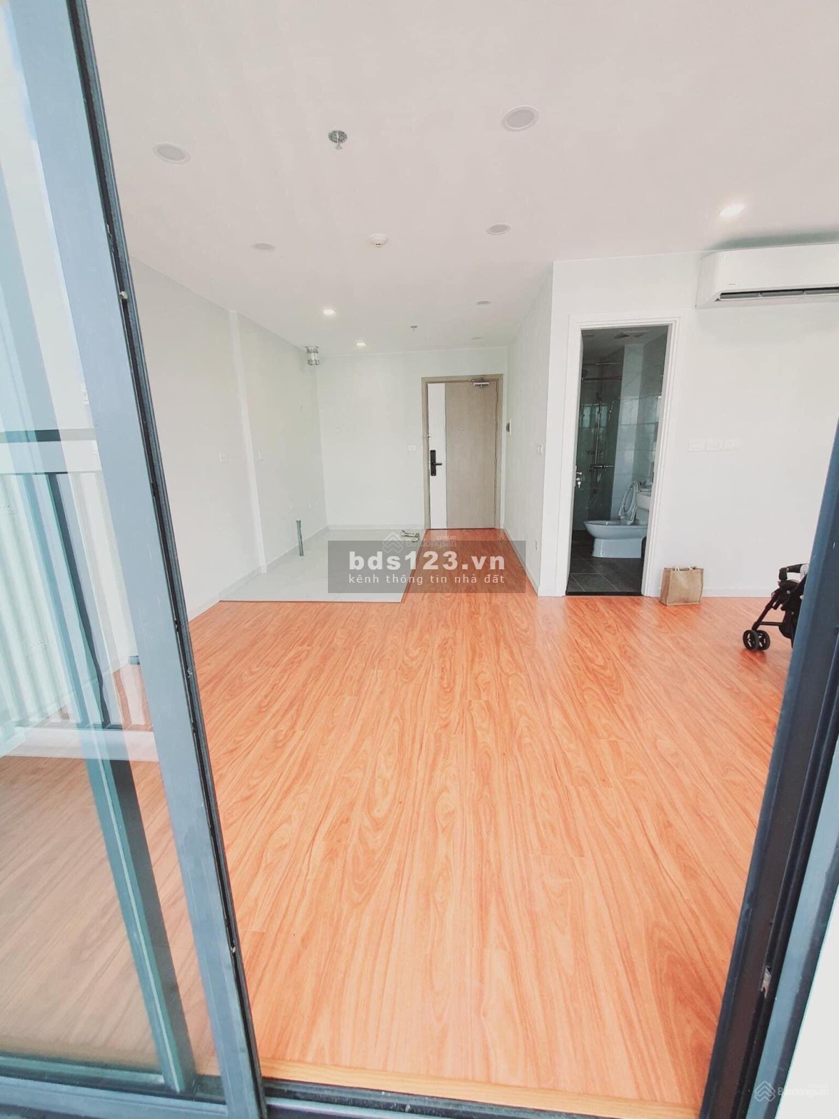 Cho thuê CC Vinhome Imperia city 2N, 59m2, miễn phí tiện ích, giá 8.5tr