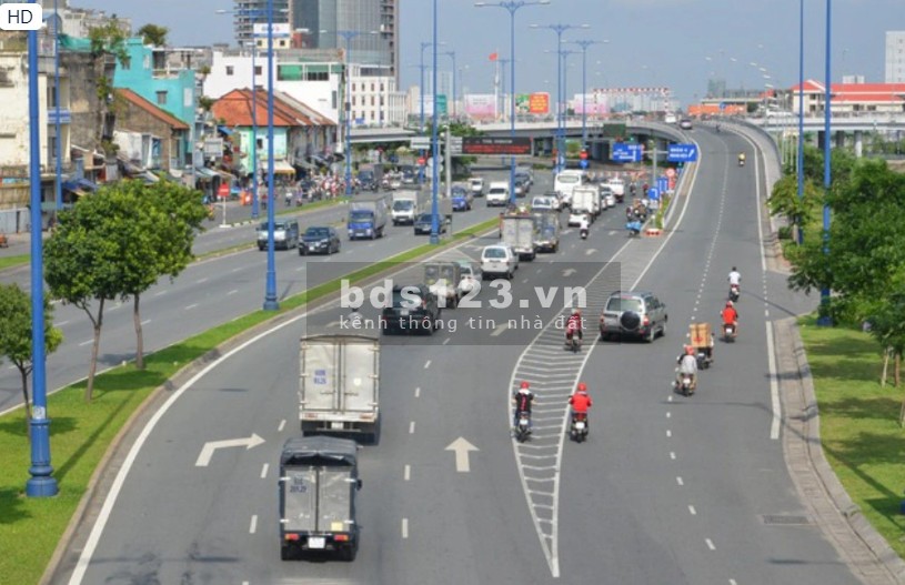 Chủ cần bán gấp căn nhà 64m2, Võ Văn Kiệt, Bình Tân, hẻm xe hơi tránh, giá bán 5.x tỷ