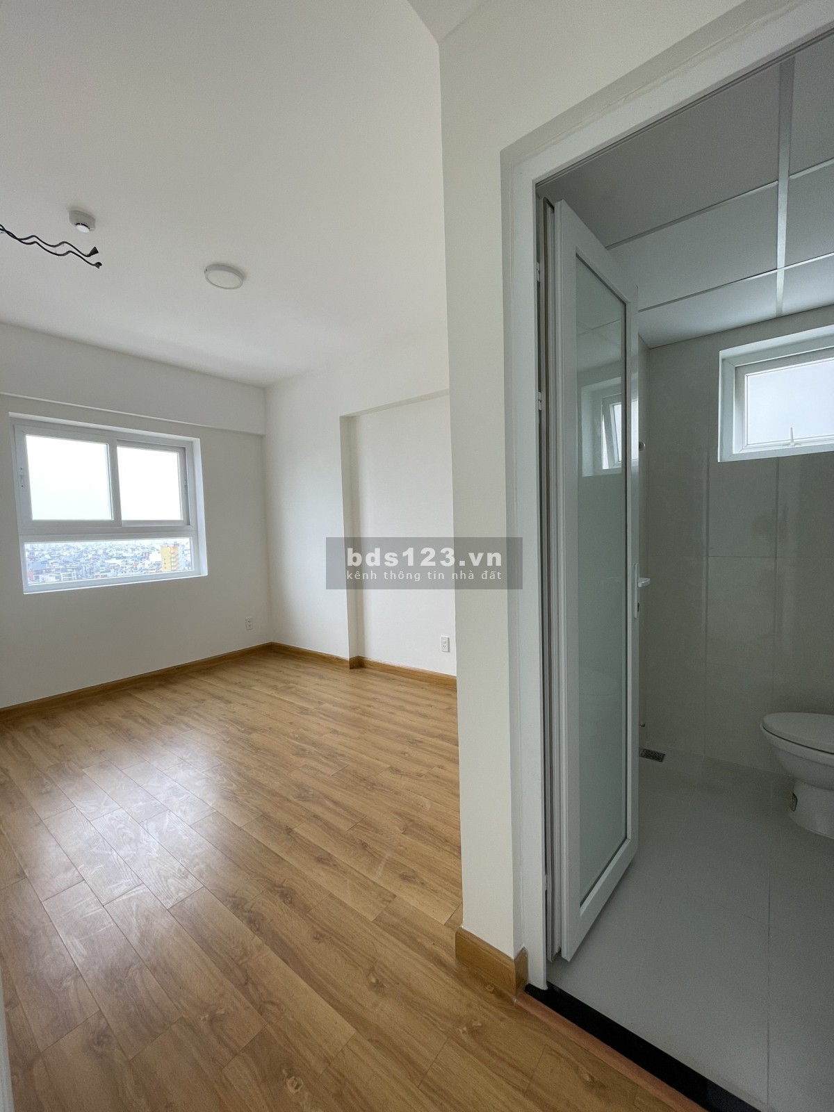 Bán gấp CH Prosper Plaza diện tích sử dụng 65m2 giá 2.2 tỷ. Có sổ hồng