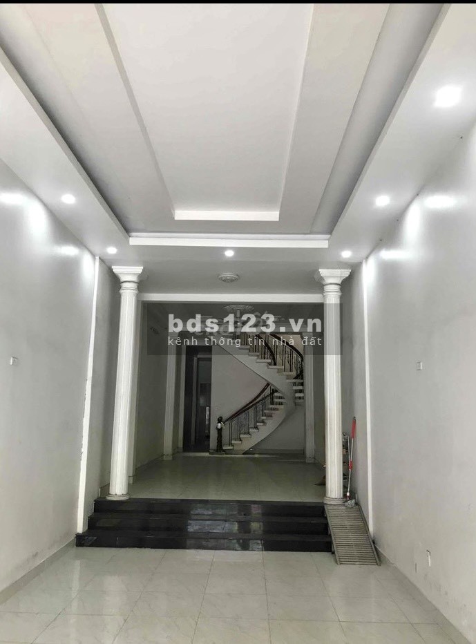 Cho thuê mặt tiền nguyên căn diện tích 460m2 Phan Huy Ích Tân Bình