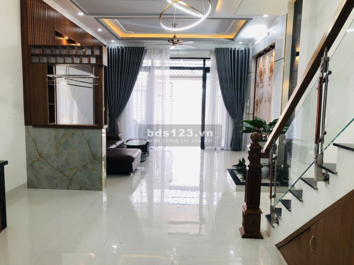 Bán nhà nguyên căn 2 lầu thổ cư khu phố 3 Trảng Dài, giá: 4 tỷ 950 triệu