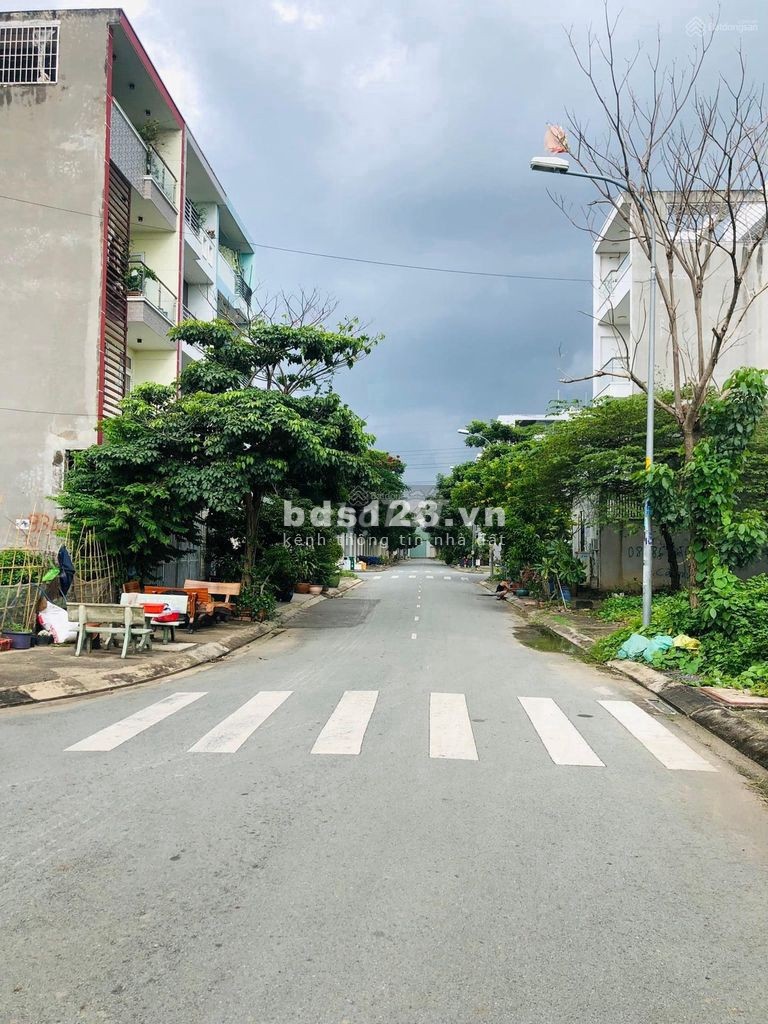 Đất nền Bình Chánh cần sang chủ gấp giá thương lượng, tiện ích đủ