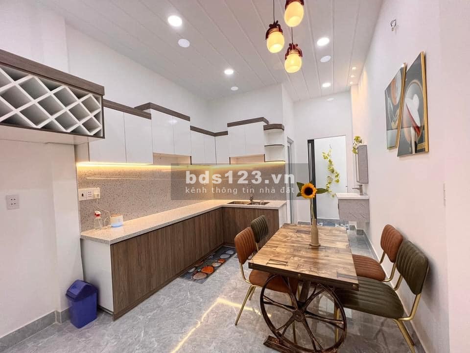 Nhà hiếm 1 lầu DT 80m² (2 PN) giá 720 triệu/SHR full NT, chợ Nhị Xuân 0395171772