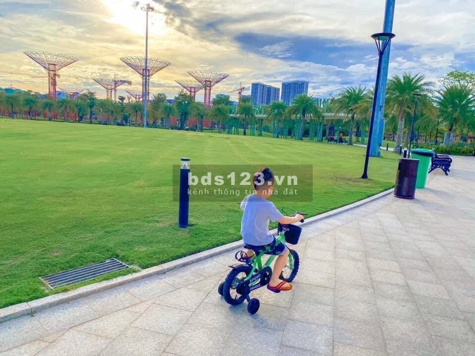 Chính chủ cần bán căn 2PN + 2WC 69m2, Vinhomes Grand Park Q9, view thoáng, mát giá full 2tỷ59