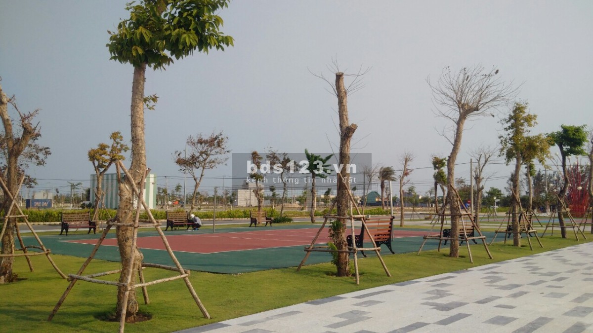 Gần biển Tân Trà, cạnh FPT, sát S. Cổ Cò, đối din sân golf, chỉ 2,6 tỷ/100m2, đường 15,5m, đã có sổ