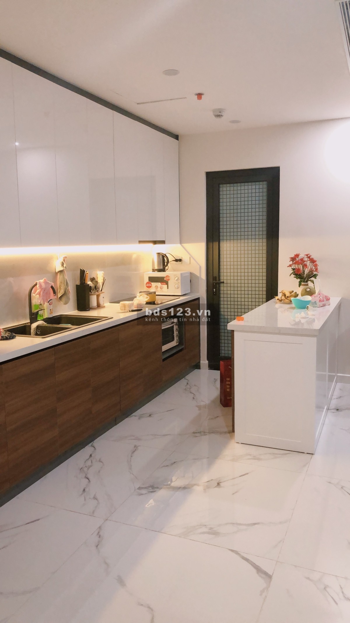 Cho thuê căn hộ 3PN view sân golf tại dự án Sunshine City full đồ chỉ việc ở LH 0396389340