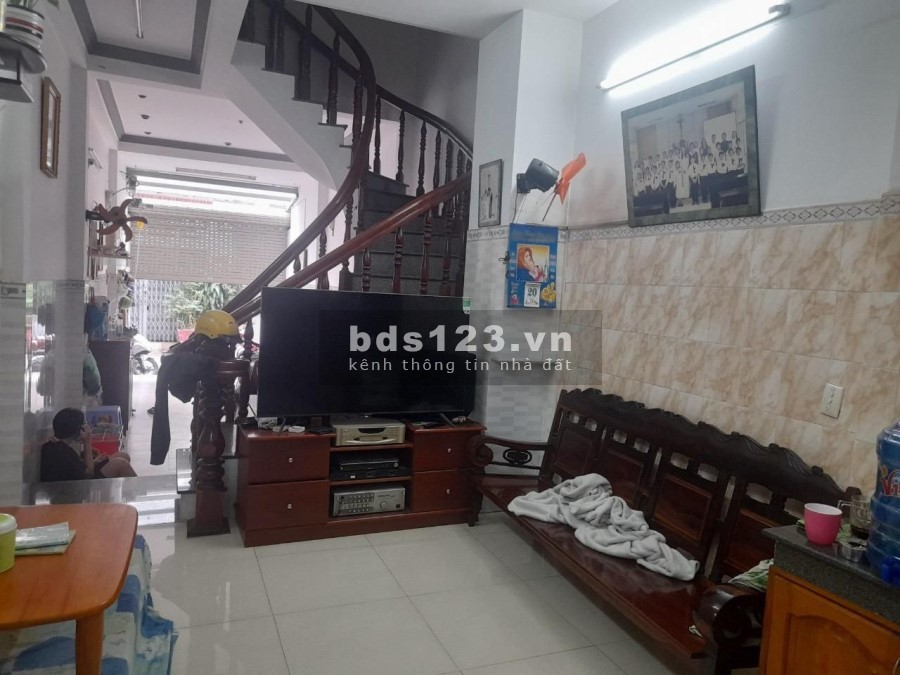 Bán nhà phố Vương Thừa Vũ phân lô Quân Đội ô tô tránh, thoáng trước sau, thông 2 phố hơn 5 tỷ