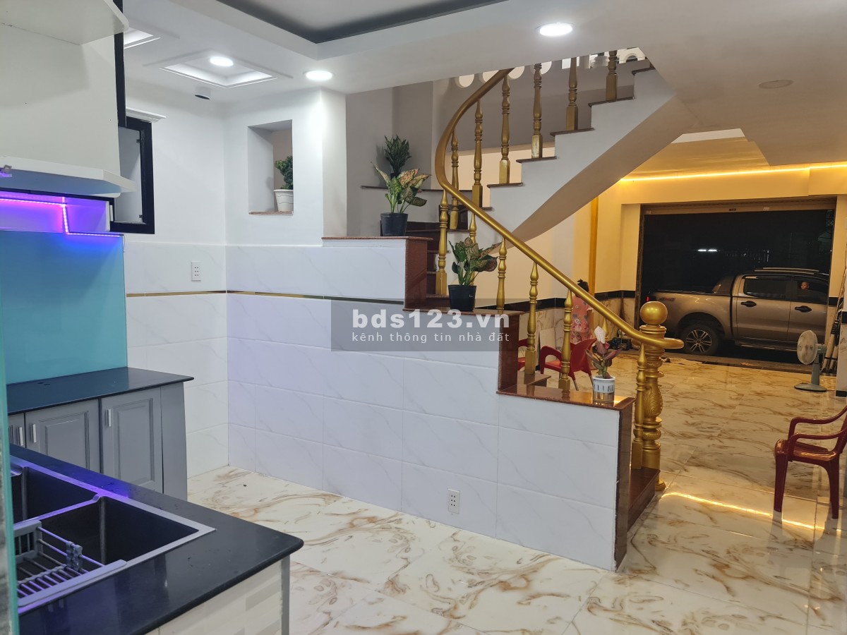 Bán nhà chính chủ sổ hồng riêng mặt tiền Thới An Quận 12 giá 6,3 tỷ