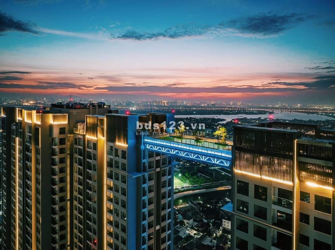 Bán căn hộ Oasis 68m 2PN 2WC full đồ tòa S1 giá 2,3 tỷ bao phí. Lh em Thắng: 0867966695