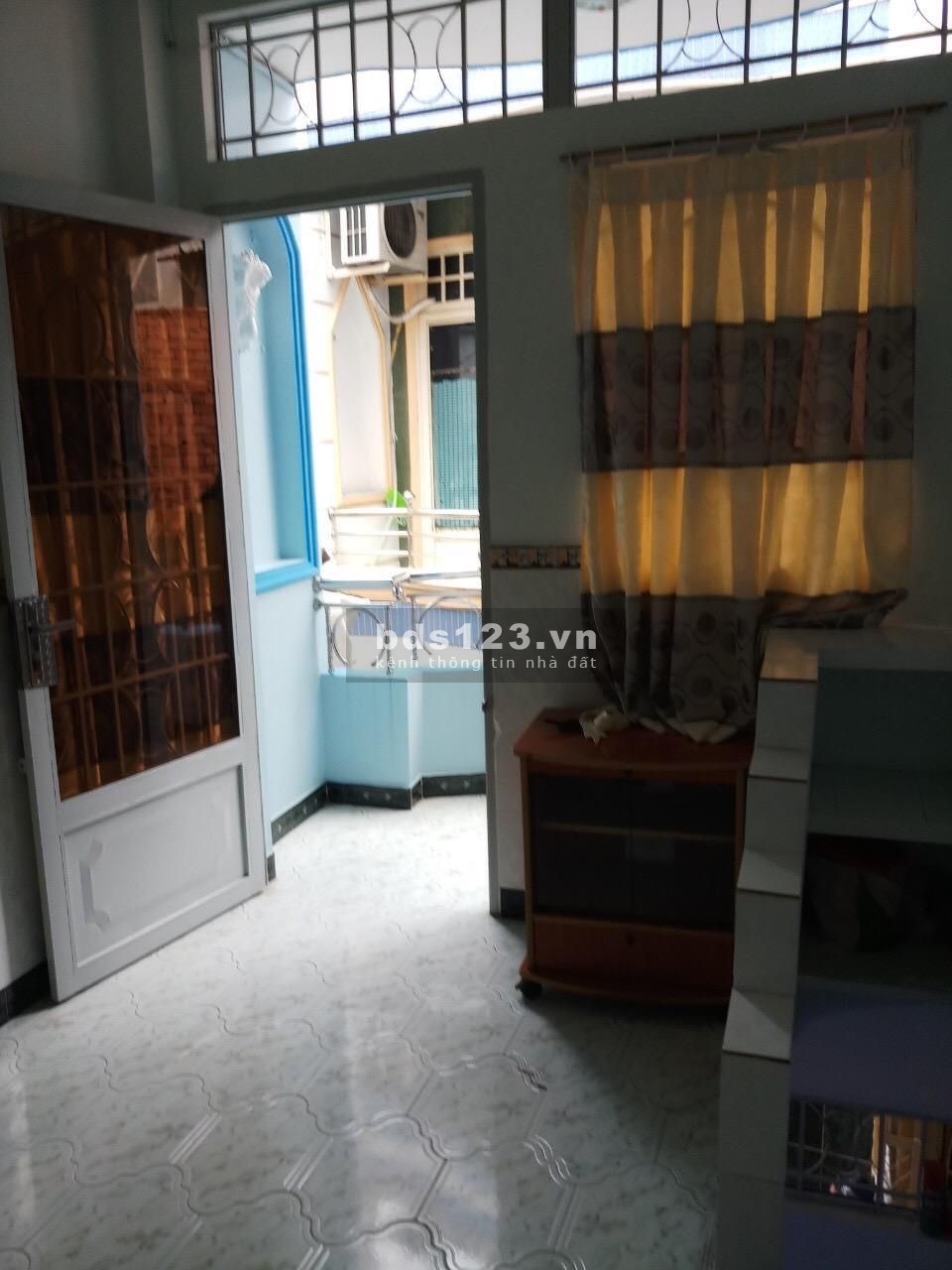 Nhà mới ở ngay, Giáp quận 1, 2 tầng bê tông cốt thép giá chỉ 2,2 Tỷ.