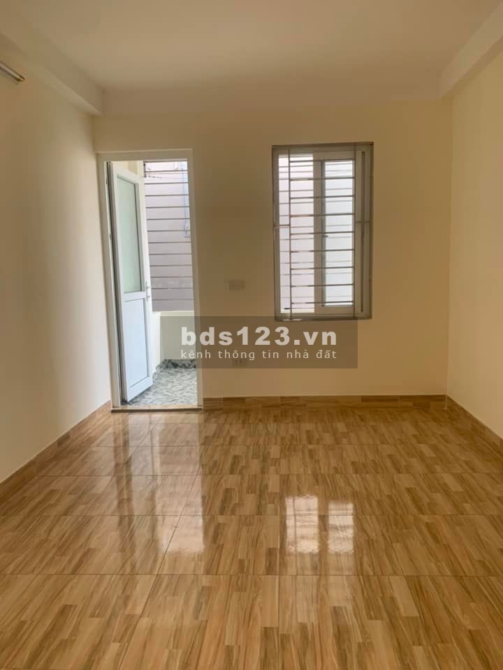 Nhà hiếm phố Lĩnh Nam, Hoàng Mai DT 30m² x 4 tầng, giá bán chỉ 2,95 tỷ đồng
