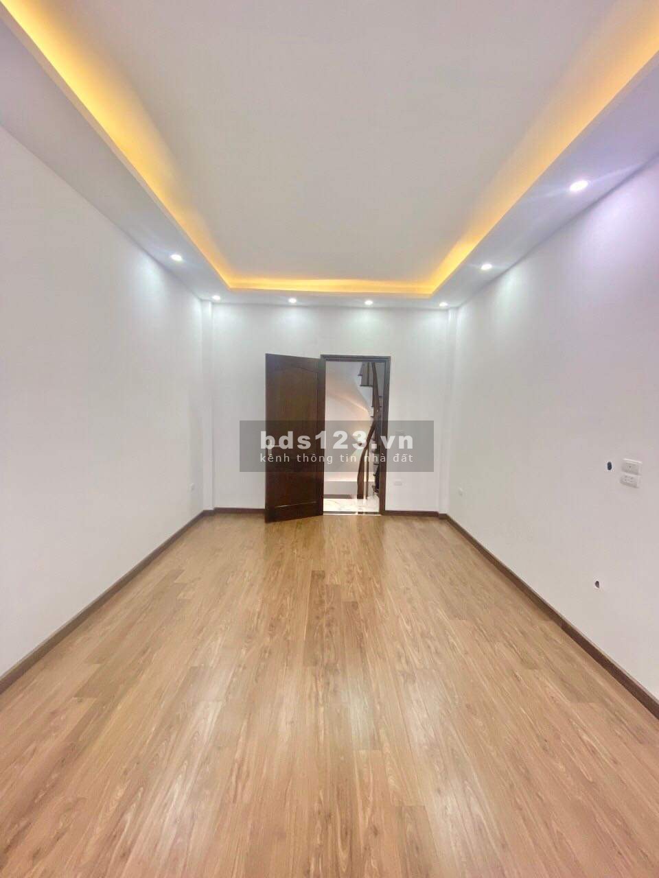 Bán nhà Phố Lụa, Hà Đông, nhà mới xây cách ô tô 5m, 5 tầng giá 3,7 tỷ