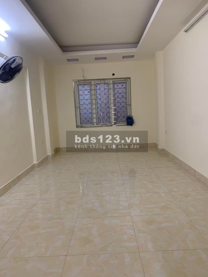 Nhà hiếm phố Lĩnh Nam, Hoàng Mai DT 30m² x 4 tầng, giá bán chỉ 2,95 tỷ đồng