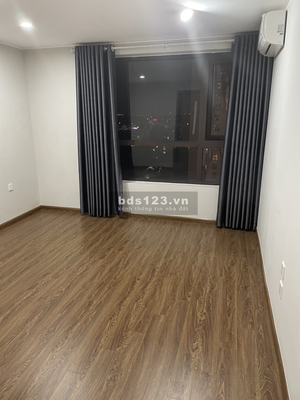 Cho thuê căn hộ chung cư cao cấp UDIC WESTLAKE