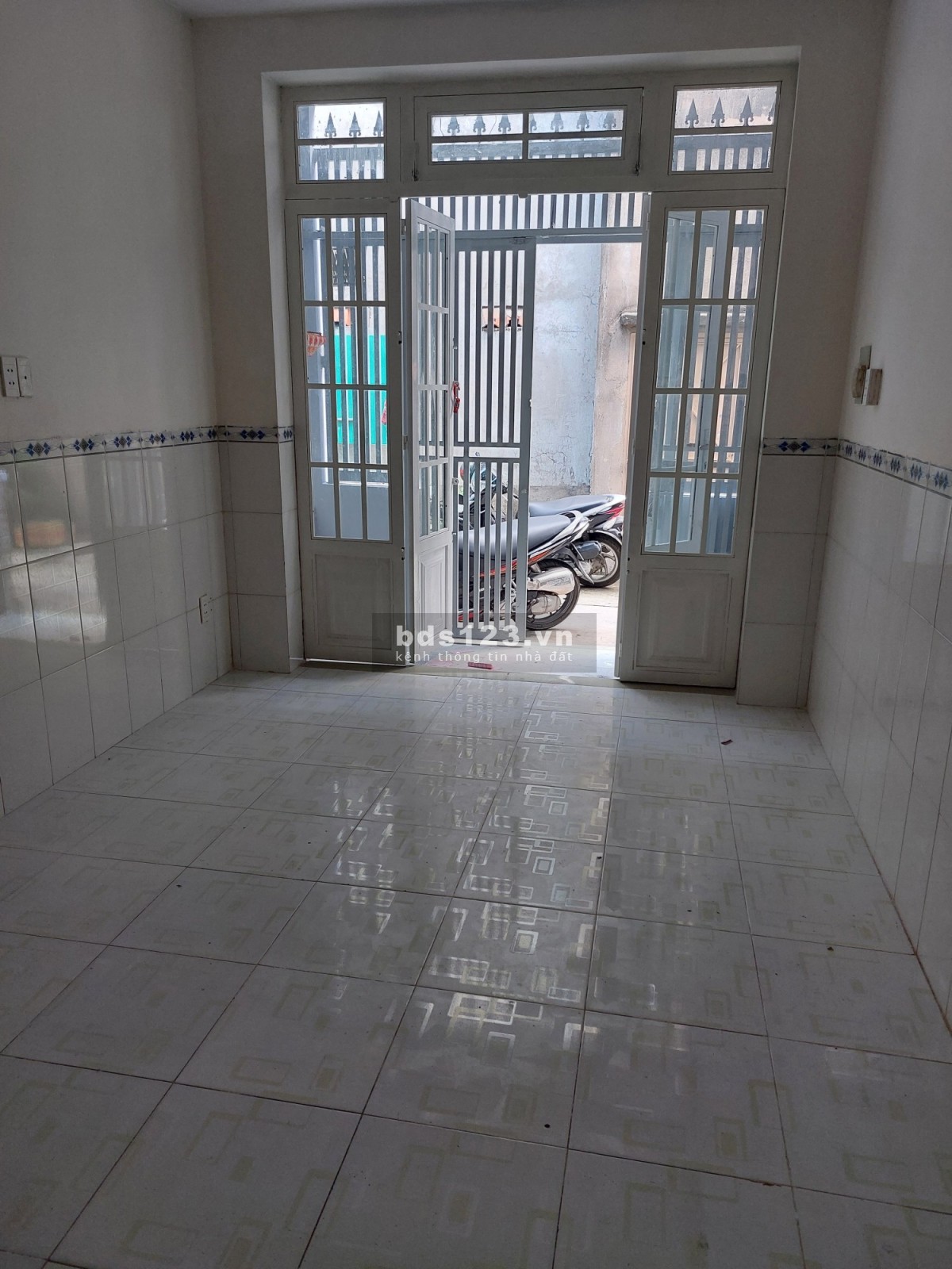 Nhà bán hẻm đường số 12 Bình Hưng Hòa A, Bình Tân DT 27m² x 2 tầng giá 2,95 tỷ đồng