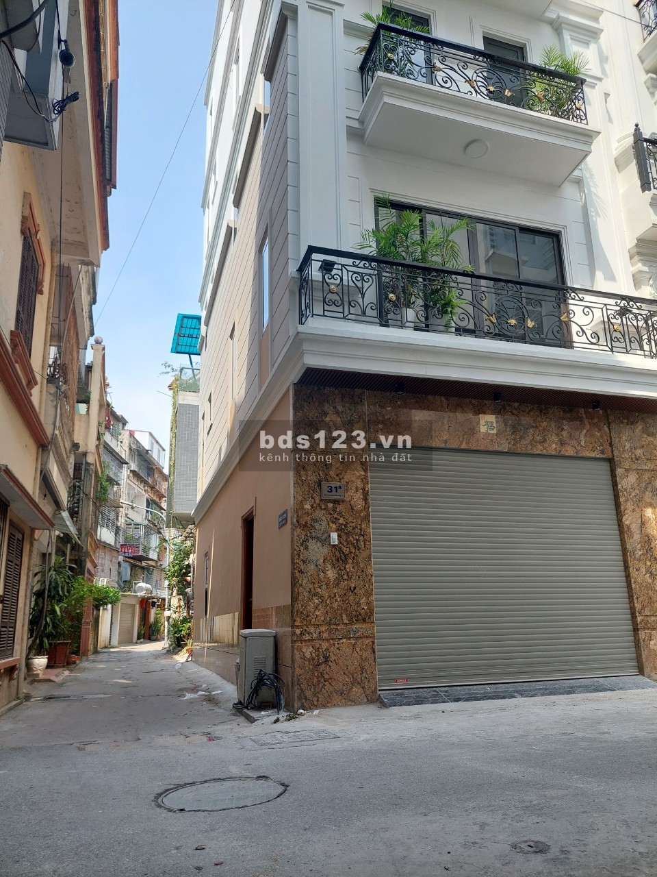 Nhà VIP lô góc có thang máy, Gara ô tô DT 54m² x 5 tầng, giá 13,9 tỷ đồng