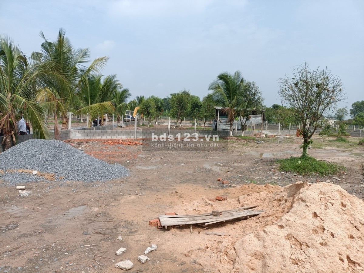 Đất vườn 800-3000m2 giá có 1.9triệu/m2 ngay trung tâm hành chính xã Trung Lập Hạ