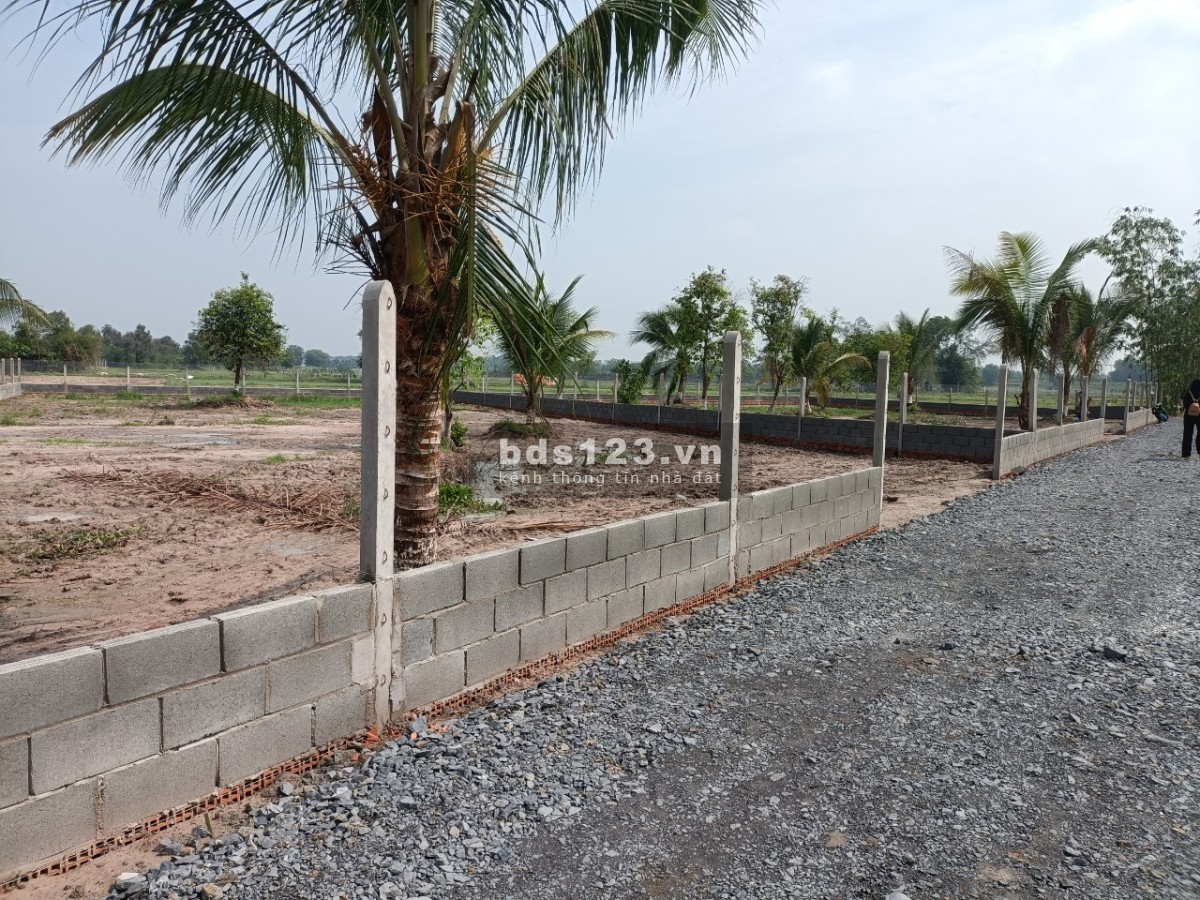 Đất vườn 800-3000m2 giá có 1.9triệu/m2 ngay trung tâm hành chính xã Trung Lập Hạ
