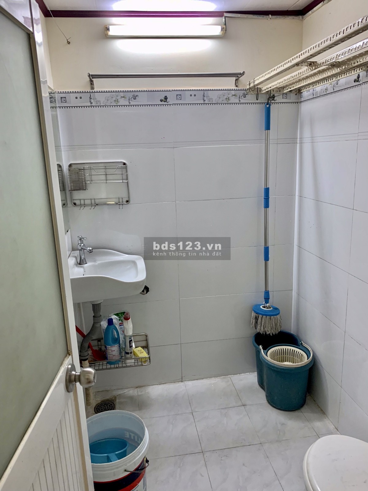 Cho thuê nhà NC 1 trệt 1 lửng hẻm 526 Lê Hồng Phong Quận 10 lh 0908299202