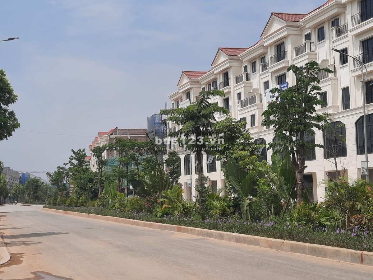 Bán đất dịch vụ Kim Chung Di Trạch, diện tích 60m2, nhỉnh 4 tỷ lh 0982283891