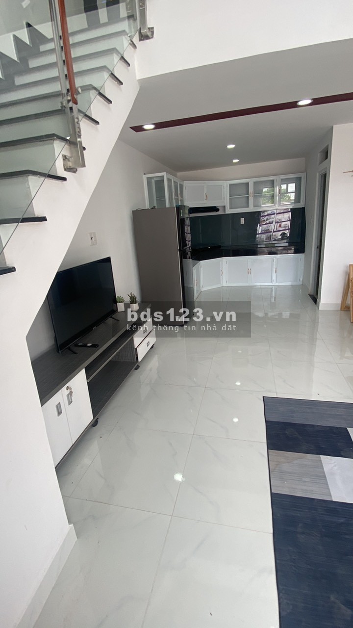Nhà nguyên căn mặt tiền diện tích 40m2, giá RẺ do câ thanh toán gấp.