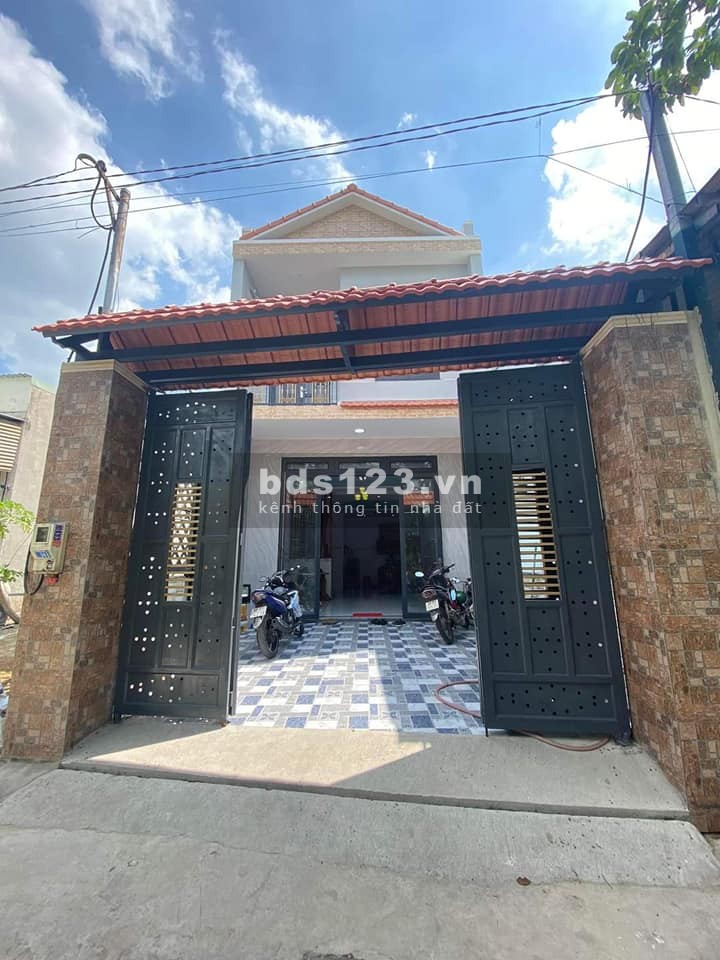 Nhà bán đang cho thuê 4 triệu/tháng DT 82m² 700 triệu hỗ trợ vay 50%, Ngã Ba Dòng LH 0395171772