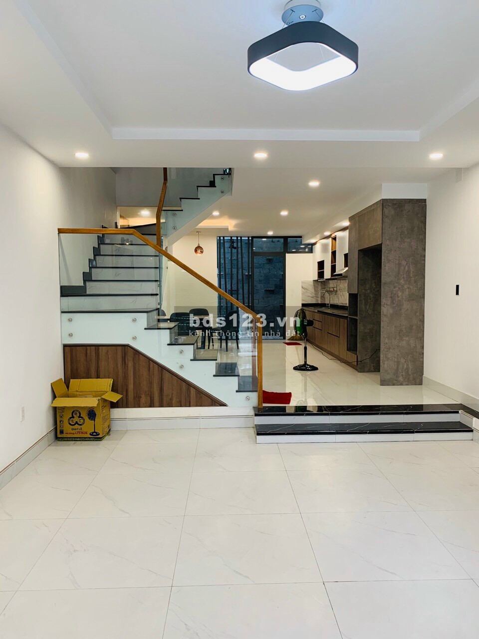 Không có Sản Phẩm So sánh 285 tr/m2, bán nhà đường Hai Bà Trưng. DT 4,5m x 20m. Giá 22 tỷ