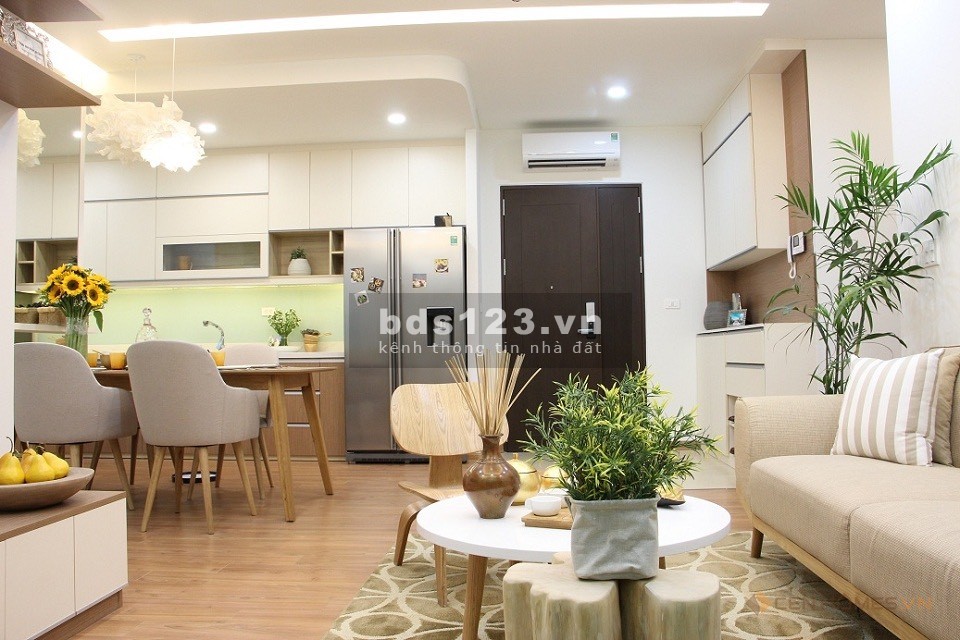 Bán nhà kế CHỢ LỚN Tân Uyên đường lớn, gần TTTM có sổ riêng giá 250 - 320 triệu