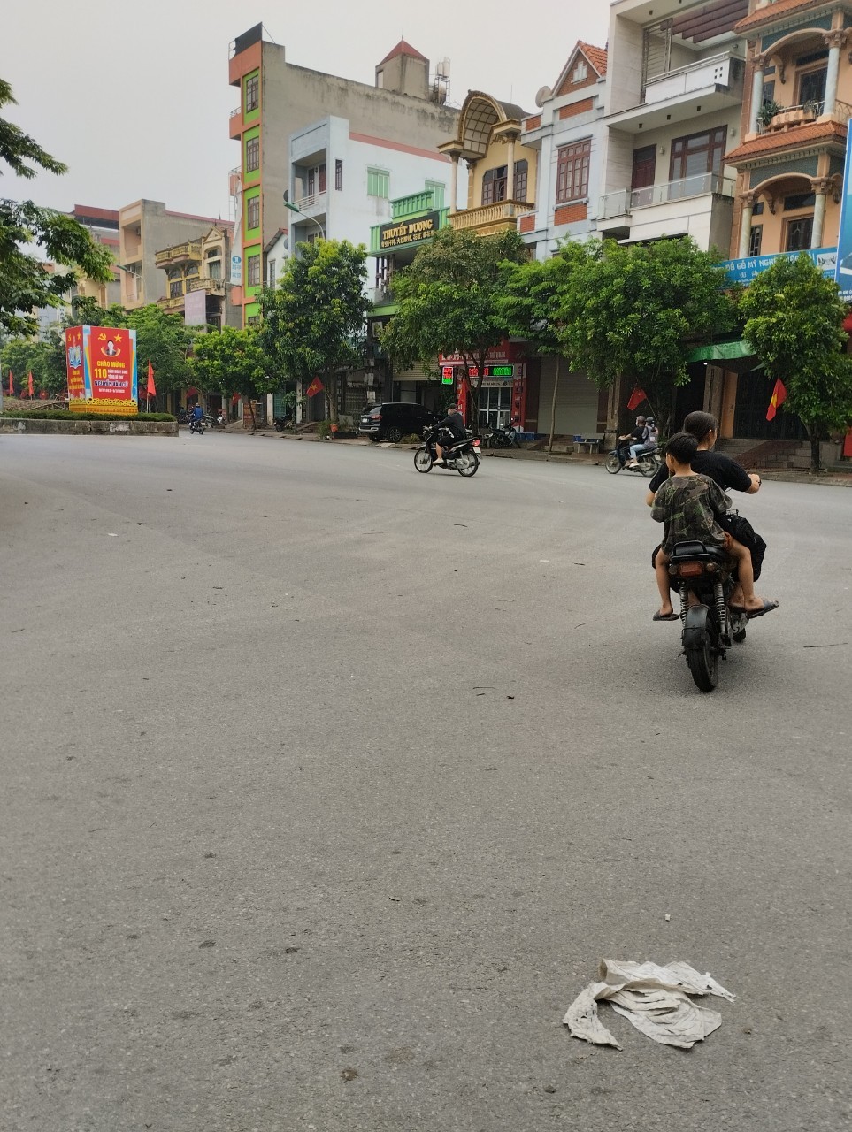 Mặt kinh doanh mọi thể loại Phù Khê, Từ Sơn, vị trí đỉnh, toà biệt thự 5 tầng mới