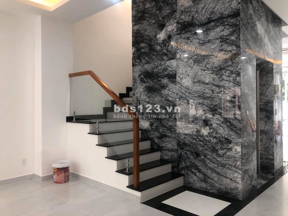 Cần cho thuê shophouse Saritown Sala giá 130tr DTSD 350m2 thích hợp làm văn phòng, Showroom, quận 2