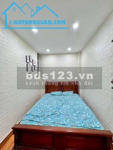 Cần bán nhà Định Công Hạ, Hoàng Mai, diện tích 32m2, 4 tầng, 2.5 tỷ