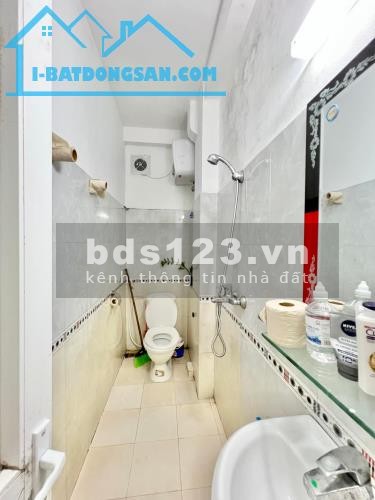 Cần bán nhà Định Công Hạ, Hoàng Mai, diện tích 32m2, 4 tầng, 2.5 tỷ