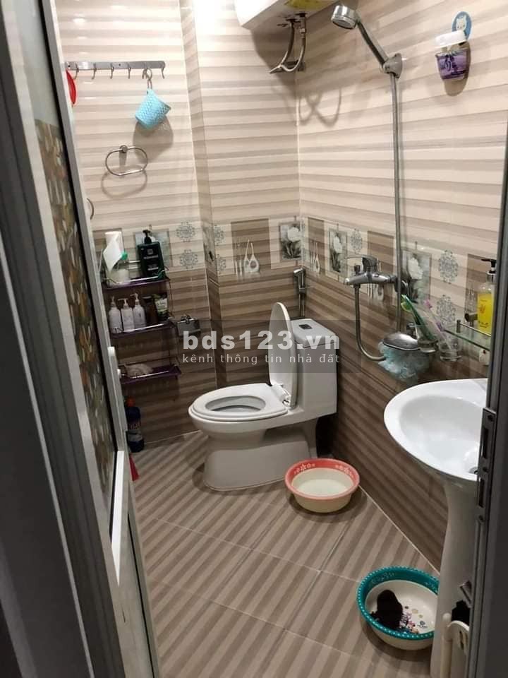 Bán nhà Lĩnh Nam, Hoàng Mai 31m x 5 tầng , mặt tiền 3.5m, giá 3.2 tỷ