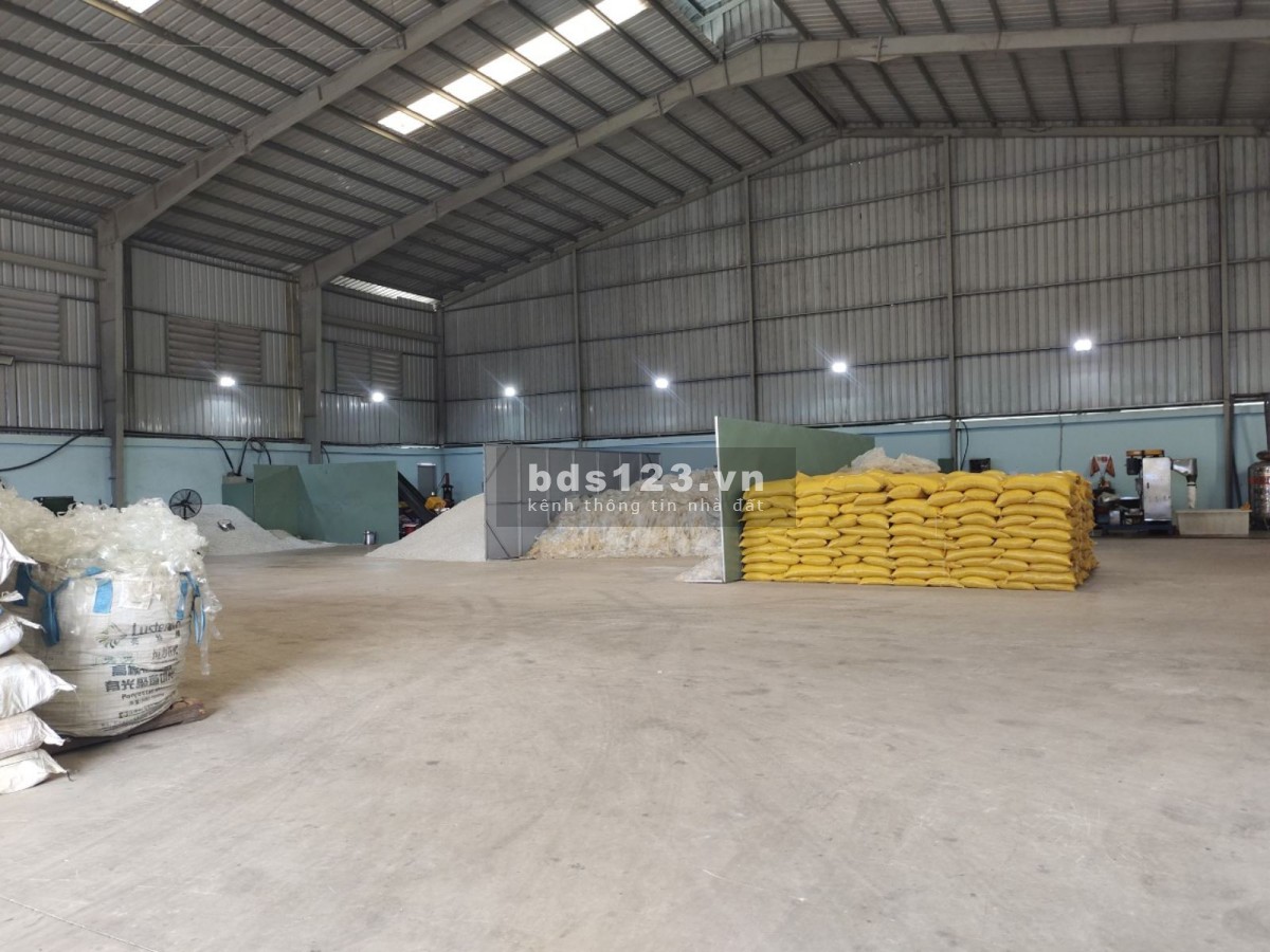 Cho thuê kho xưởng dtsd 1200m2 gần KCN Tân Đô, Đức Hòa Hạ, Đức Hòa, Long An