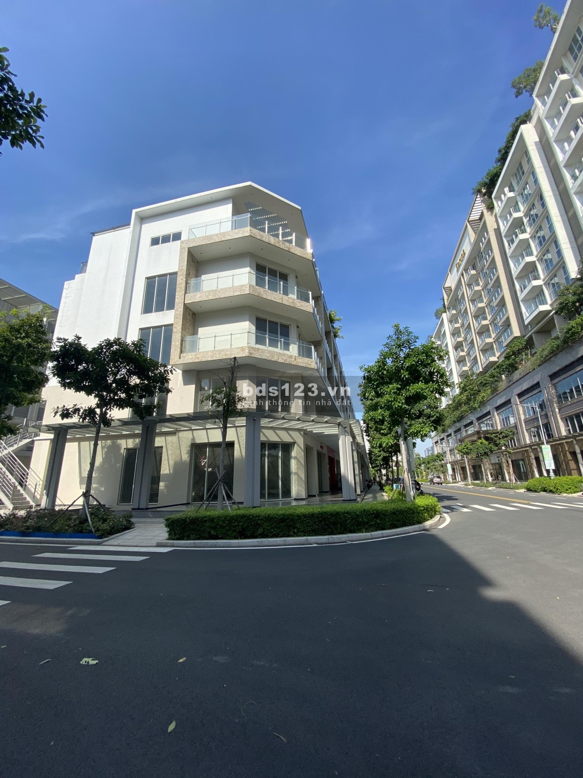 Cần cho thuê shophouse Saritown Sala giá 130tr DTSD 350m2 thích hợp làm văn phòng, Showroom, quận 2