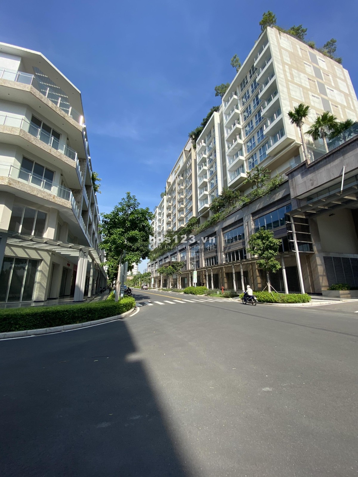 Cần cho thuê shophouse Saritown Sala giá 130tr DTSD 350m2 thích hợp làm văn phòng, Showroom, quận 2
