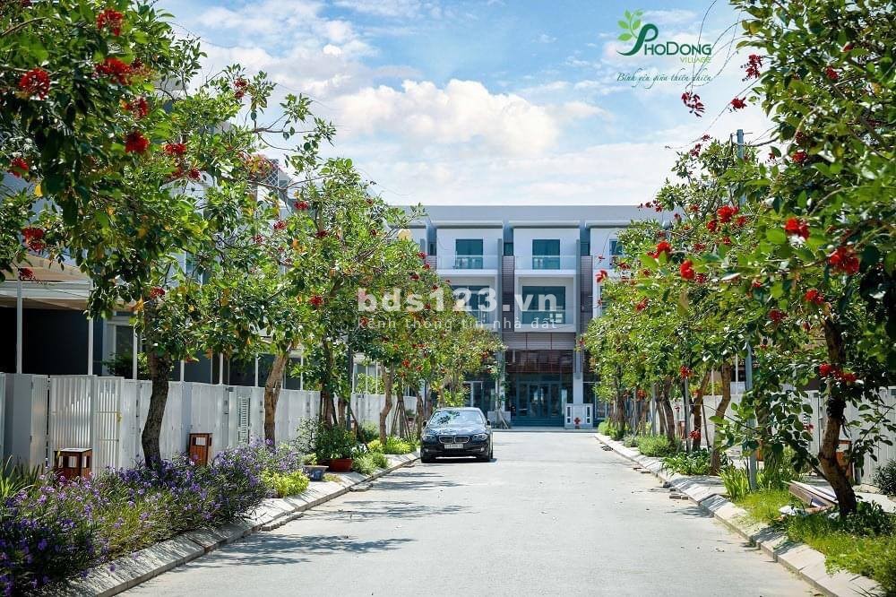 Bán nhanh căn biệt thự sân vườn Phố Đông Village với giá đầu tư chỉ từ 10.5 tỷ, LH: 0902.802.803