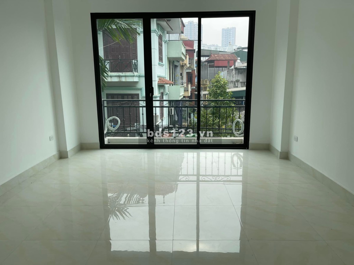 Bán nhà ô tô đỗ cửa Hoàng Mai, dtsd 47m2, giá 6.15 tỷ, lh 0967592566