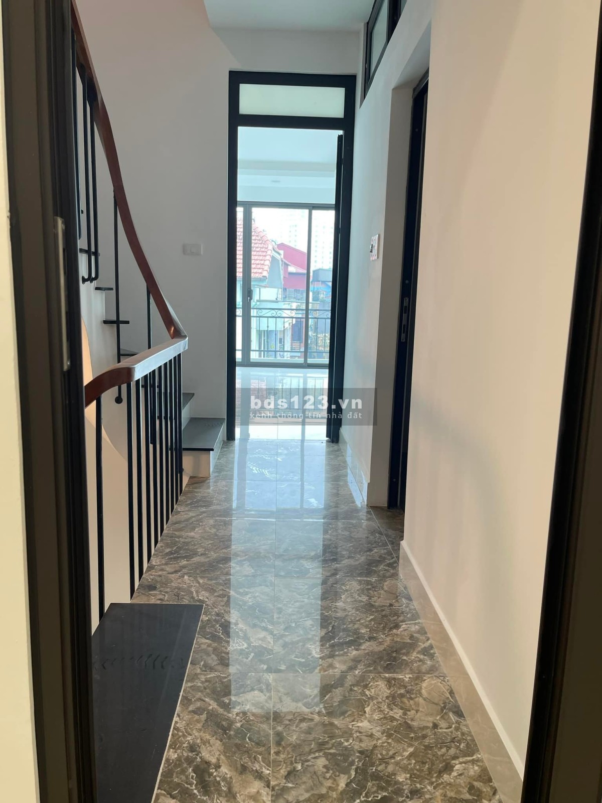 Bán nhà ô tô đỗ cửa Hoàng Mai, dtsd 47m2, giá 6.15 tỷ, lh 0967592566