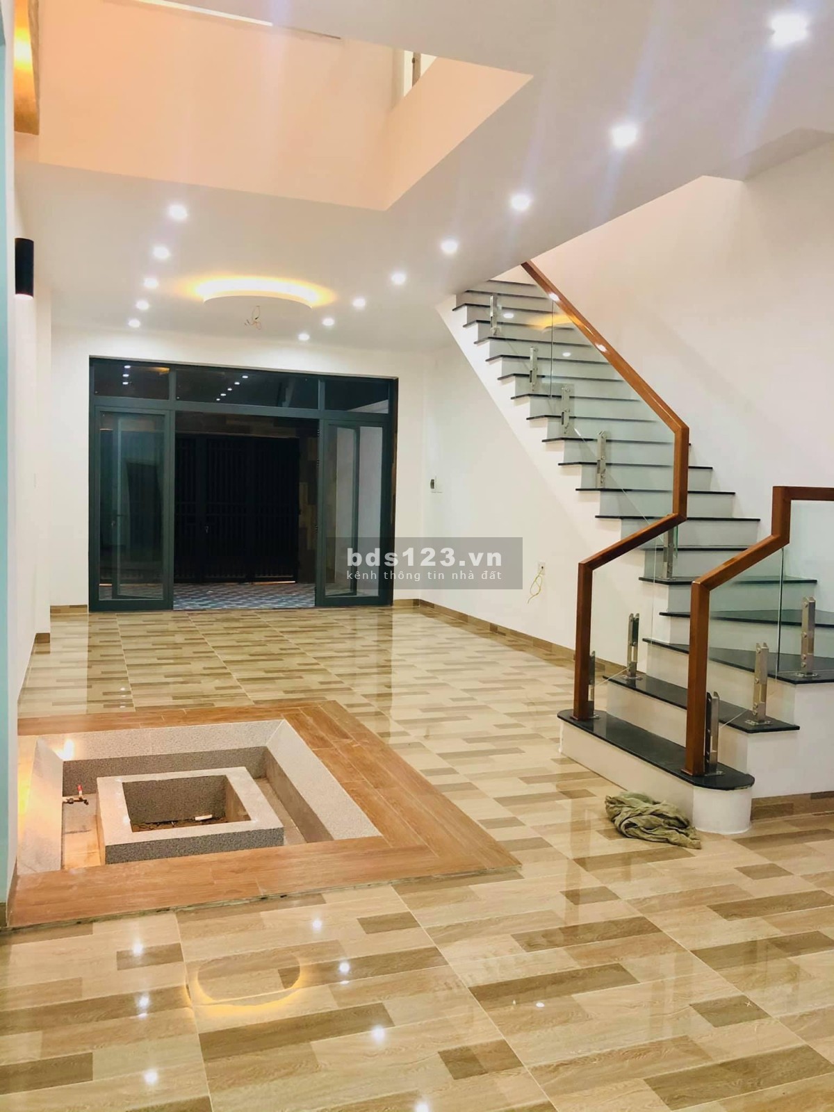 Bán nhà phố hiện đại ở Phường Phú Đông, sát sân bay Tuy Hòa