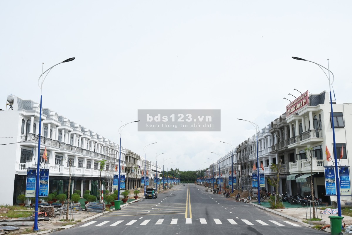 Chỉ Thanh Toán 40% Sở Hữu Ngay Nhà Phố Bình Dương Thăng Long Central City, Xây Dựng 1 Trệt 2 Lầu