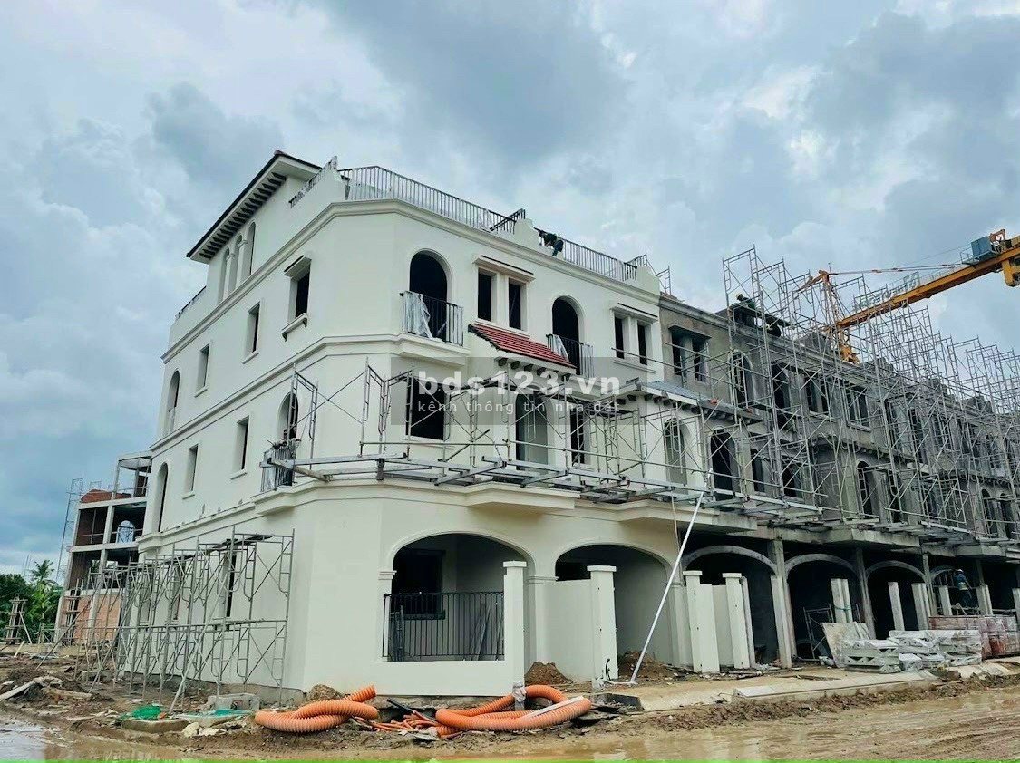 Nhà phố đẹp 1 trệt 3 lầu giá rẻ tại Phó Cơ Điều, Vĩnh Long thanh toán linh hoạt