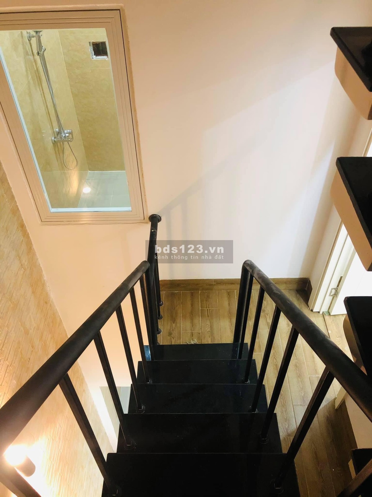Bán nhà phố hiện đại ở Phường Phú Đông, sát sân bay Tuy Hòa