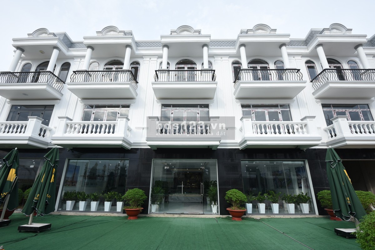 Chỉ Thanh Toán 40% Sở Hữu Ngay Nhà Phố Bình Dương Thăng Long Central City, Xây Dựng 1 Trệt 2 Lầu