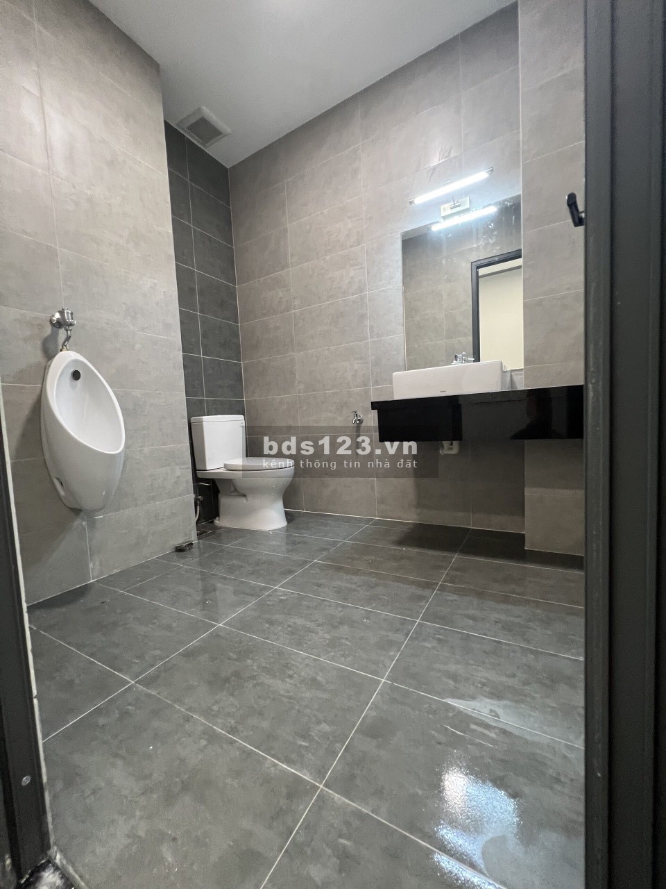 Cho thuê văn phòng 16 Sông Thao Quận Tân Bình lh 0903928123