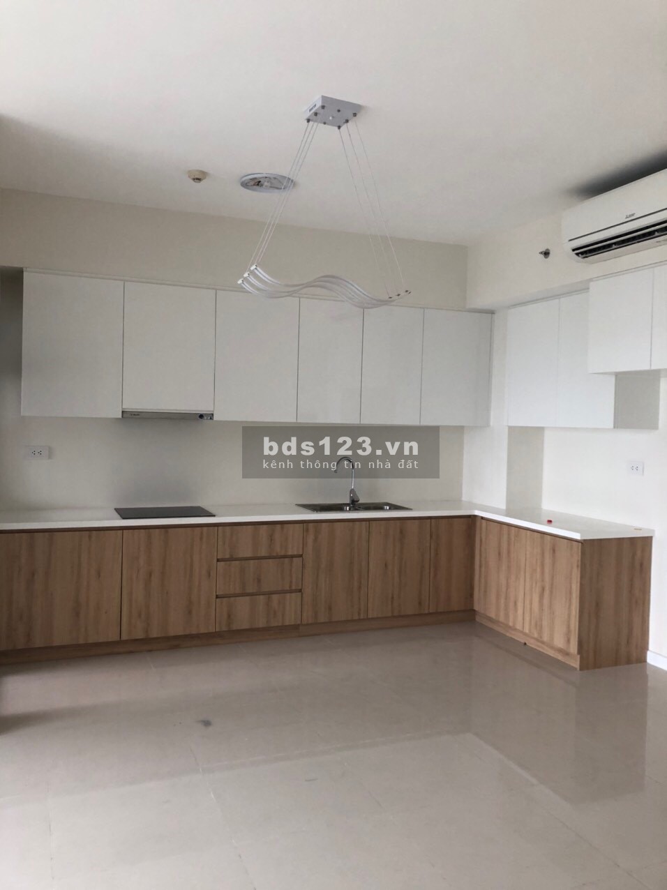 Căn hộ 2 phòng ngủ, dt 80m2, chung cư Palm Heights cho thuê 12 triệu/tháng