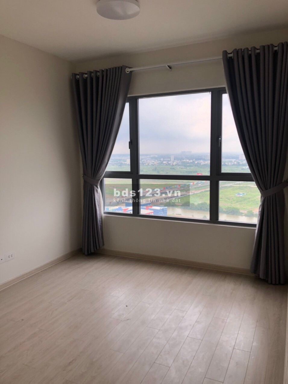 Căn hộ 2 phòng ngủ, dt 80m2, chung cư Palm Heights cho thuê 12 triệu/tháng