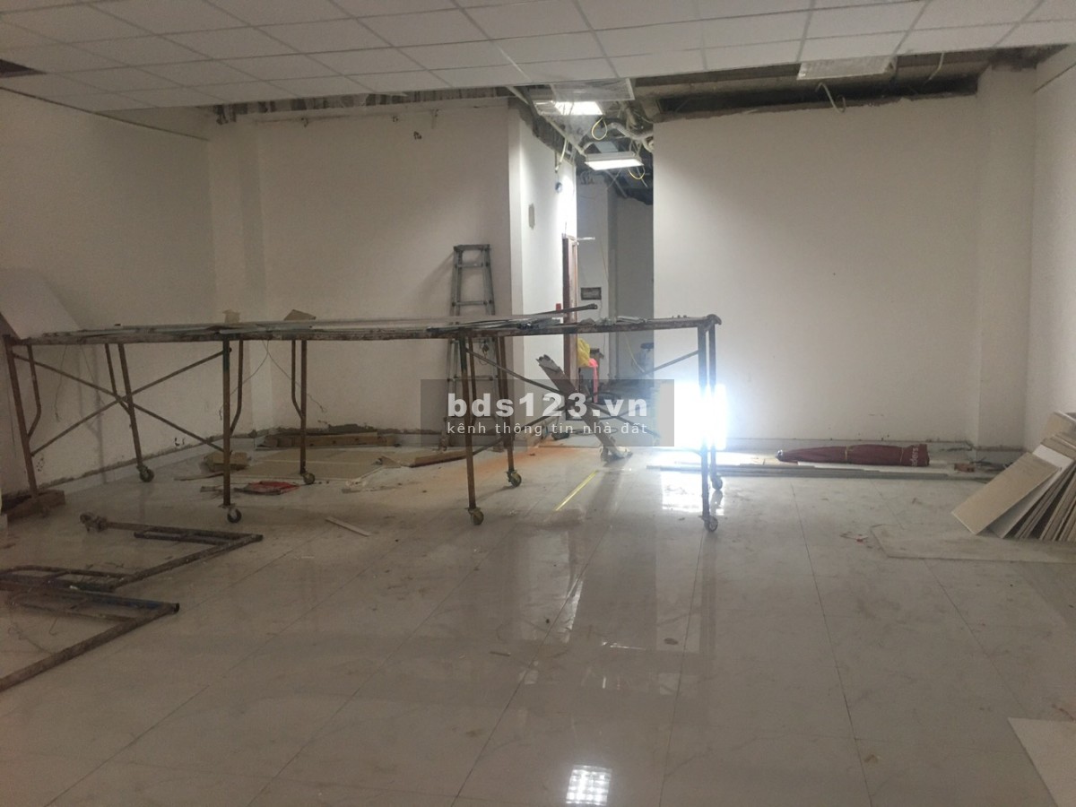 Cho thuê toà nhà cực rộng ngay trung tâm thành phố gần Điện Biên Phủ, giá tốt