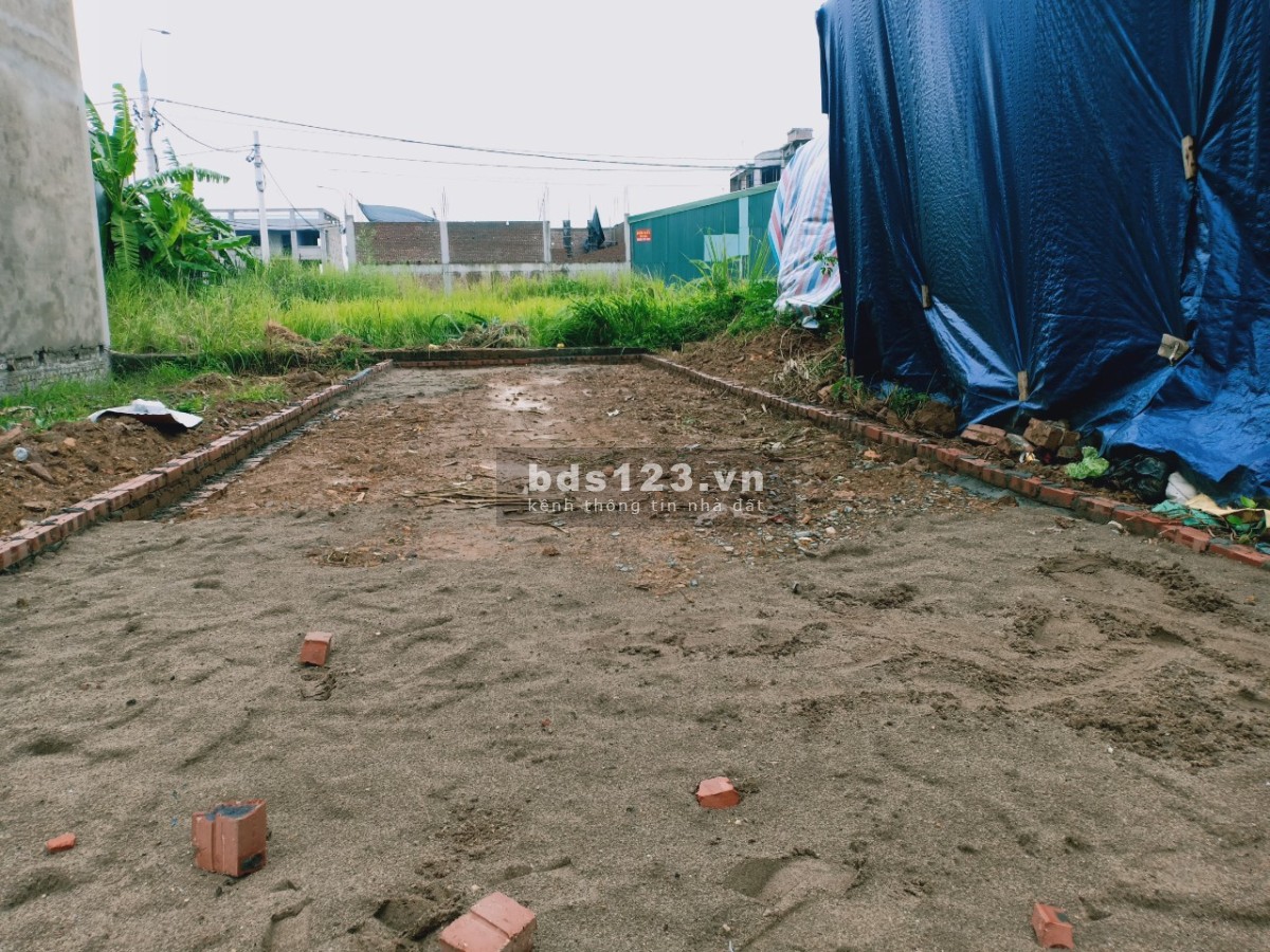 Bán 45 m2 đất Dịch Vụ Trũng Trên Lai Xá, có khe thoáng 1m phía sau, vị trí đẹp. LH 0382703234