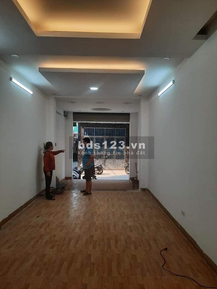 Bán nhà kinh doanh tốt Vĩnh Hưng, Hoàng Mai 54 m x 5 tầng, MT 3.6m, giá 8.3 tỷ.